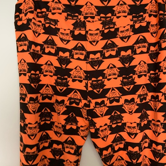 LuLaRoe new without tag Size TC2 Halloween vampire Dracula leggings. - Picture 4 of 8